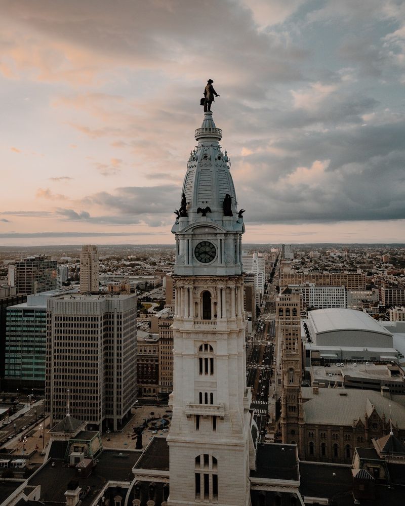 Снимка на столицата на Филаделфия от Крис Хенри на Unsplash
