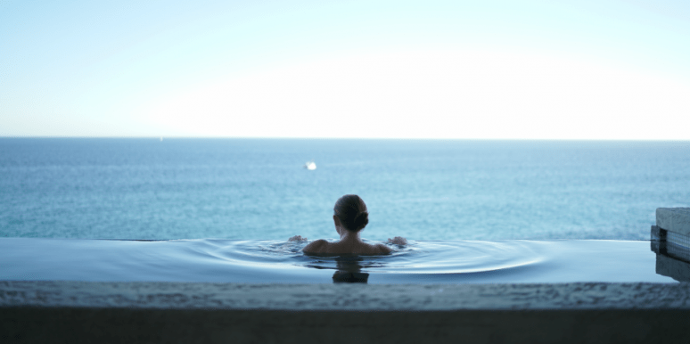 Minha história erótica sobre frequentar um resort para casais nus