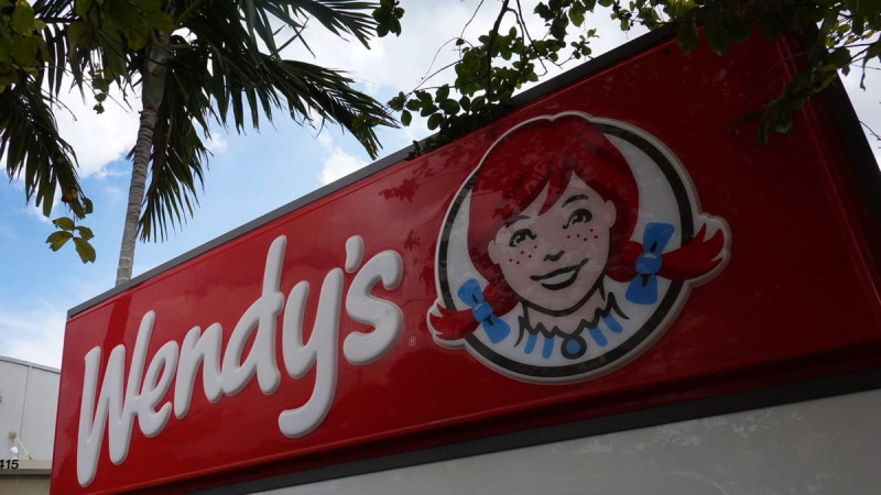 O funcionário da Wendys supostamente disparou contra o argumento sobre o molho extra de imersão