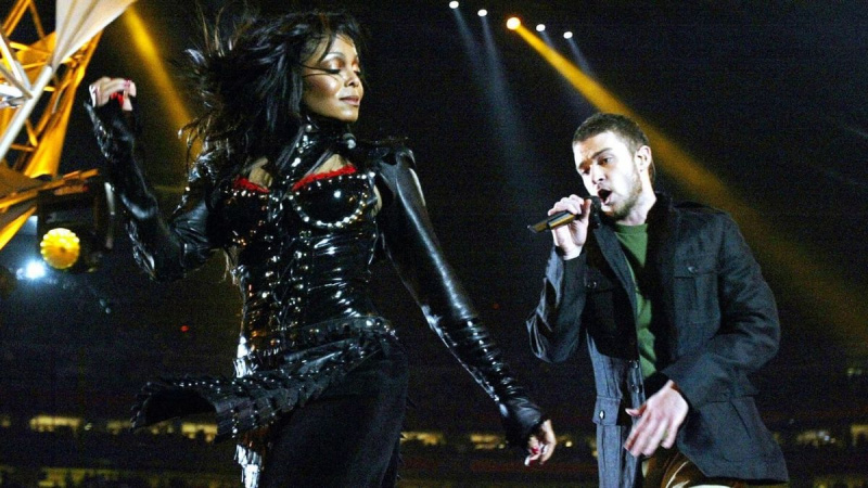 Stylista tvrdí, že Justin Timberlake sa chcel odhaliť počas predstavenia Janet Jackson Super Bowl