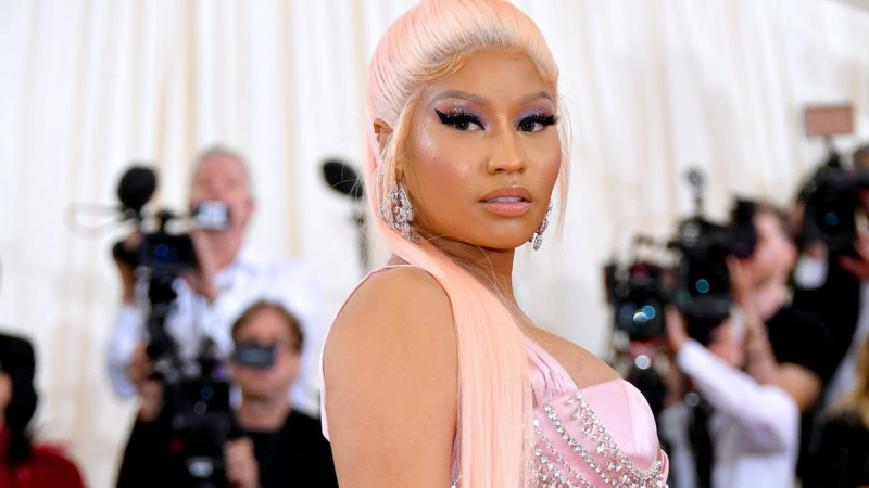 La foto di Nicki Minajs Pink Crocs appare al sito di Crash Brands e stimola un massiccio picco di vendite